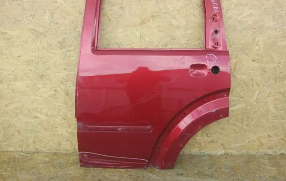 Dodge Nitro Rear door