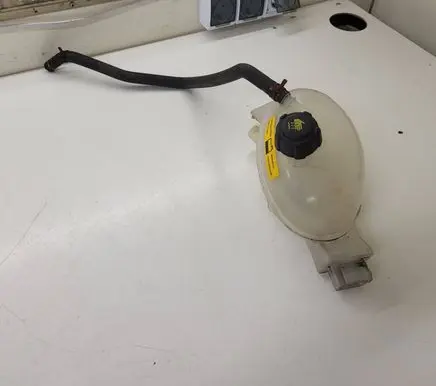 Opel Movano B Coolant expansion tank/reservoir 217100015R