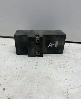 Audi A3 S3 8L Coolant fan relay 898038000