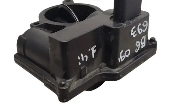 Volkswagen PASSAT B6 Throttle valve 03C128063A A2C53104475