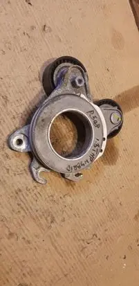 Peugeot 3008 II Timing belt tensioner 90111023