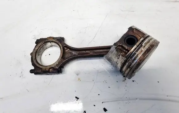 Mitsubishi Space Star Piston with connecting rod 13S10