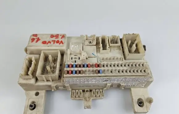 Volvo V50 Fuse module 31254903 31268178