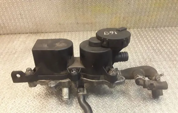 Mercedes-Benz A W169 Oil breather separator 6400101162 A6400101162