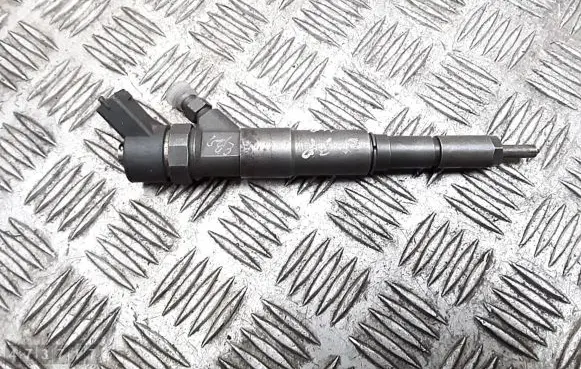 BMW 7 E38 Fuel injector 04451100282354000
