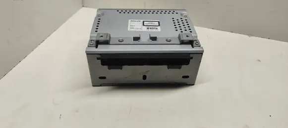 Radio/CD/DVD/GPS head unit