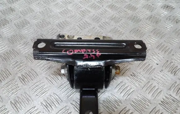 Jeep Compass Engine mounting bracket 