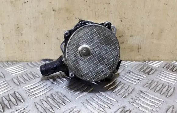 Nissan Qashqai Vacuum pump 8200577807