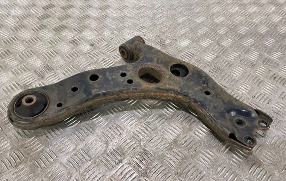 Toyota Prius (XW30) Front lower control arm/wishbone