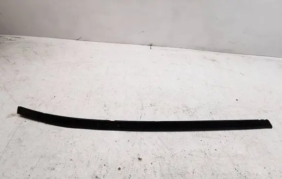 Volvo S70 V70 V70 XC Front door glass trim molding 39968646