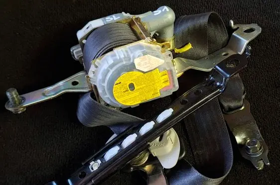 Subaru Legacy Front seatbelt 7M4520P 0432127