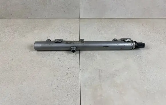 Mercedes-Benz ML W166 Fuel main line pipe A6420703095 6420703095 OM642