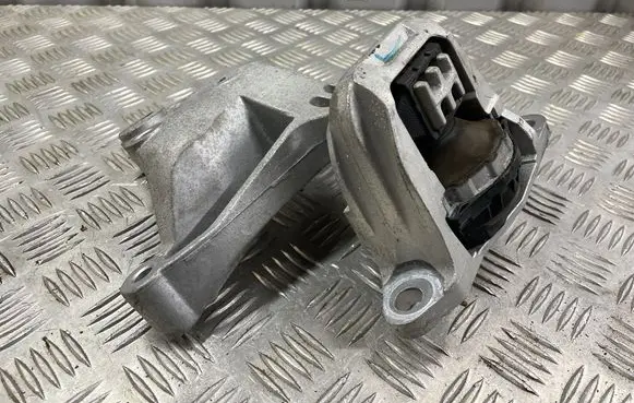 Nissan Qashqai J12 Engine mount bracket 112326UB0A