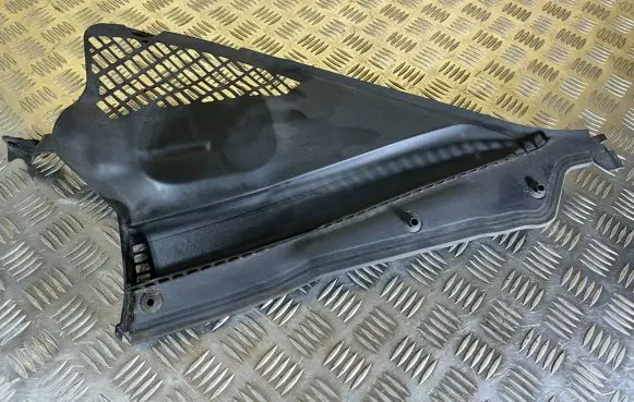 BMW 4 F36 Gran coupe Wiper trim 7265119 5146726511904 53922010