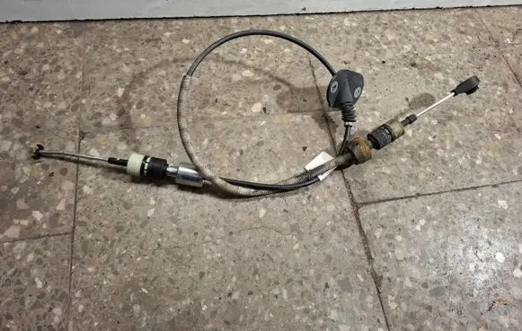 Gear shift cable linkage