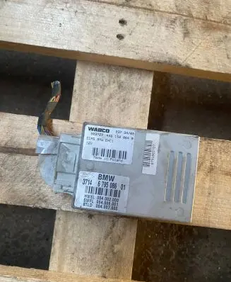 BMW 5 GT F07 Air suspension control unit module (rear) 679508601