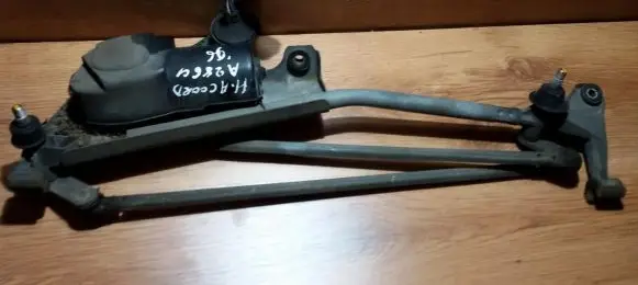 Honda Accord Front wiper linkage and motor 53558311