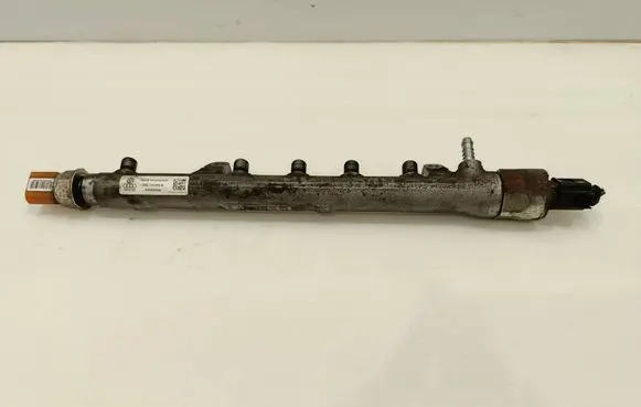 Volkswagen Golf VI Fuel main line pipe 03L130089B 600000286