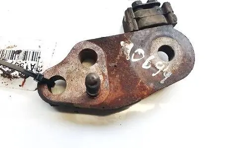 Toyota Avensis T250 Engine mounting bracket 03c7