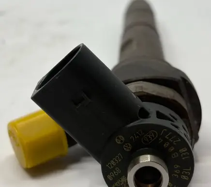 Audi A6 S6 C6 4F Fuel injector 0130130277J