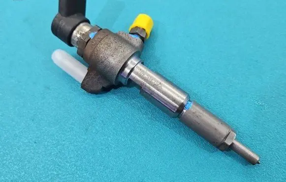 Fuel injector
