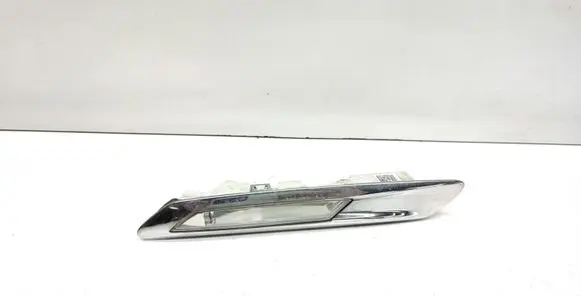 BMW 5 F10 F11 Front fender indicator light 7154168 7154170
