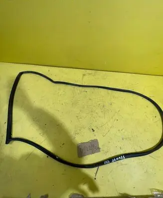 Toyota RAV 4 (XA30) Rubber seal loading door 
