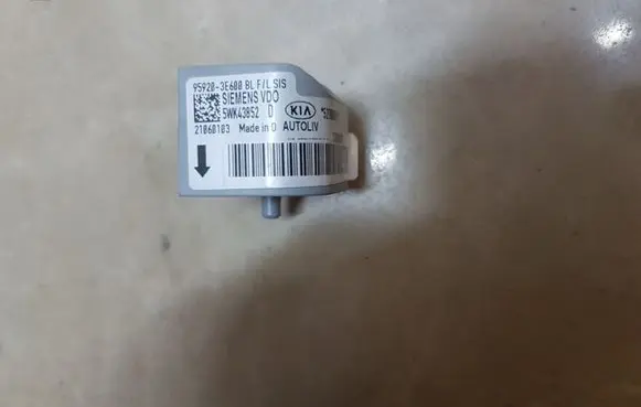 KIA Sorento Airbag deployment crash/impact sensor 959203E600