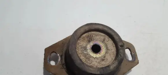 Peugeot Partner Engine mount bracket