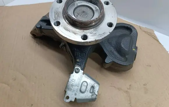 Mercedes-Benz Sprinter W906 Front wheel hub A906332 A9069810406