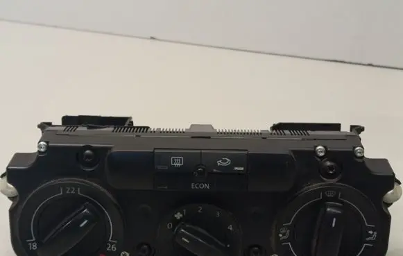 Volkswagen Touran I Climate control unit 