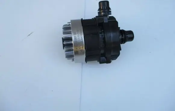 Mercedes-Benz Vito Viano W447 Water pump A0005000801 2201601187 KP0005