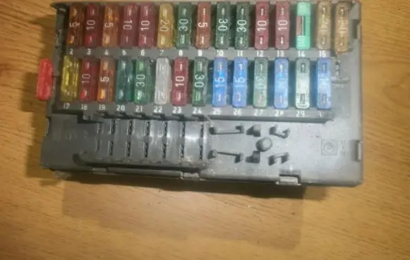 Citroen Xantia Fuse box set 9566610180
