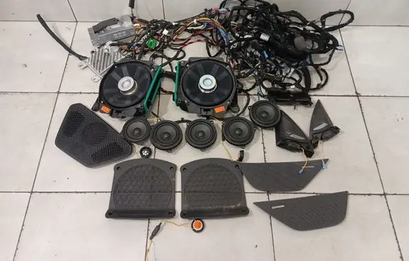 BMW M3 G80 Audio system kit 5B4DB64 5A5CA89