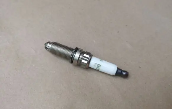 BMW 7 F01 F02 F03 F04 Glow plug 12120037244