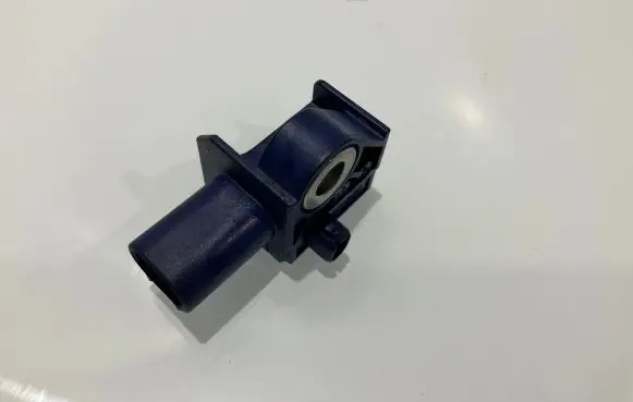 Mercedes-Benz E W212 Airbag deployment crash/impact sensor A2128204926 5WK43872