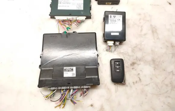Lexus GS 250 350 300H 450H Engine ECU kit and lock set 8999030440 8978433030 897B030420