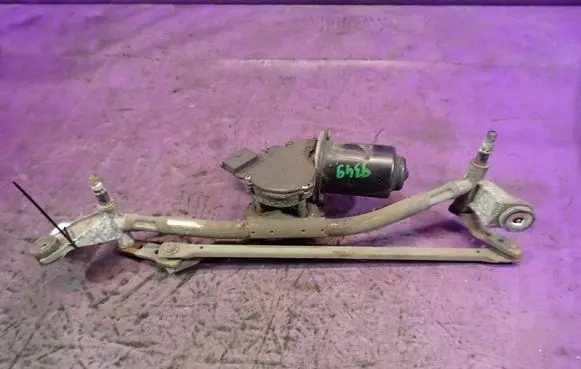Renault Megane II Front wiper linkage and motor