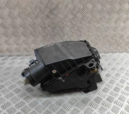 Volvo XC90 Air filter box 32223556 31474901