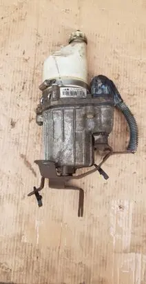 Opel Astra H Power steering pump 13292554