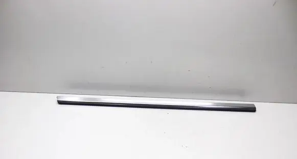 Mercedes-Benz CLA C117 X117 W117 Door glass trim A1177250282