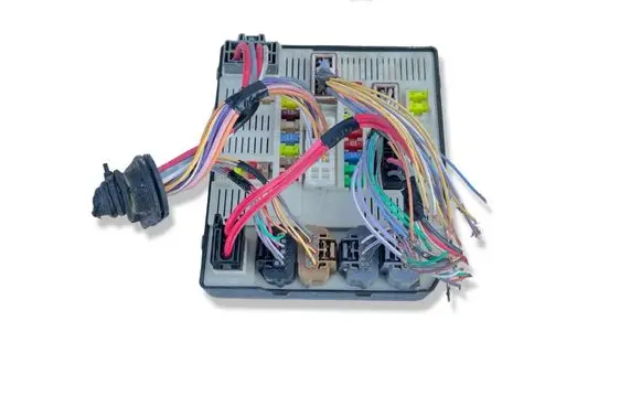 Renault Megane III Fuse module 519339311 284B60008R