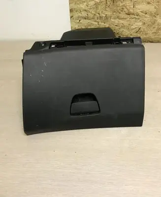 Peugeot 208 Glove box 9673811277TR