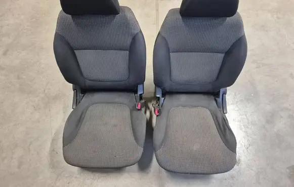 Mitsubishi L200 Front driver seat 