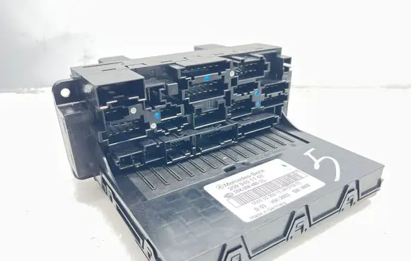 Mercedes-Benz CLK A209 C209 Fuse module 2095451101 5DK00848511