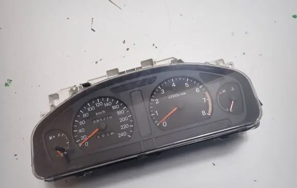 Mitsubishi Galant Speedometer (instrument cluster) MR381822