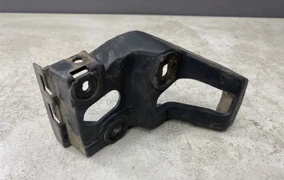 Audi A4 S4 B7 8E 8H Fender mounting bracket 8E0853922D