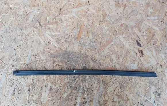 Hyundai i40 Rubber seal front door window/glass 