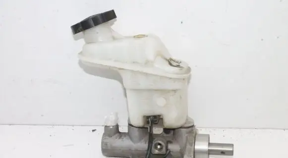 KIA Sorento Master brake cylinder