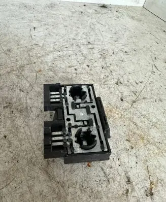 Volkswagen PASSAT B4 Tail light bulb cover holder 3a9945259